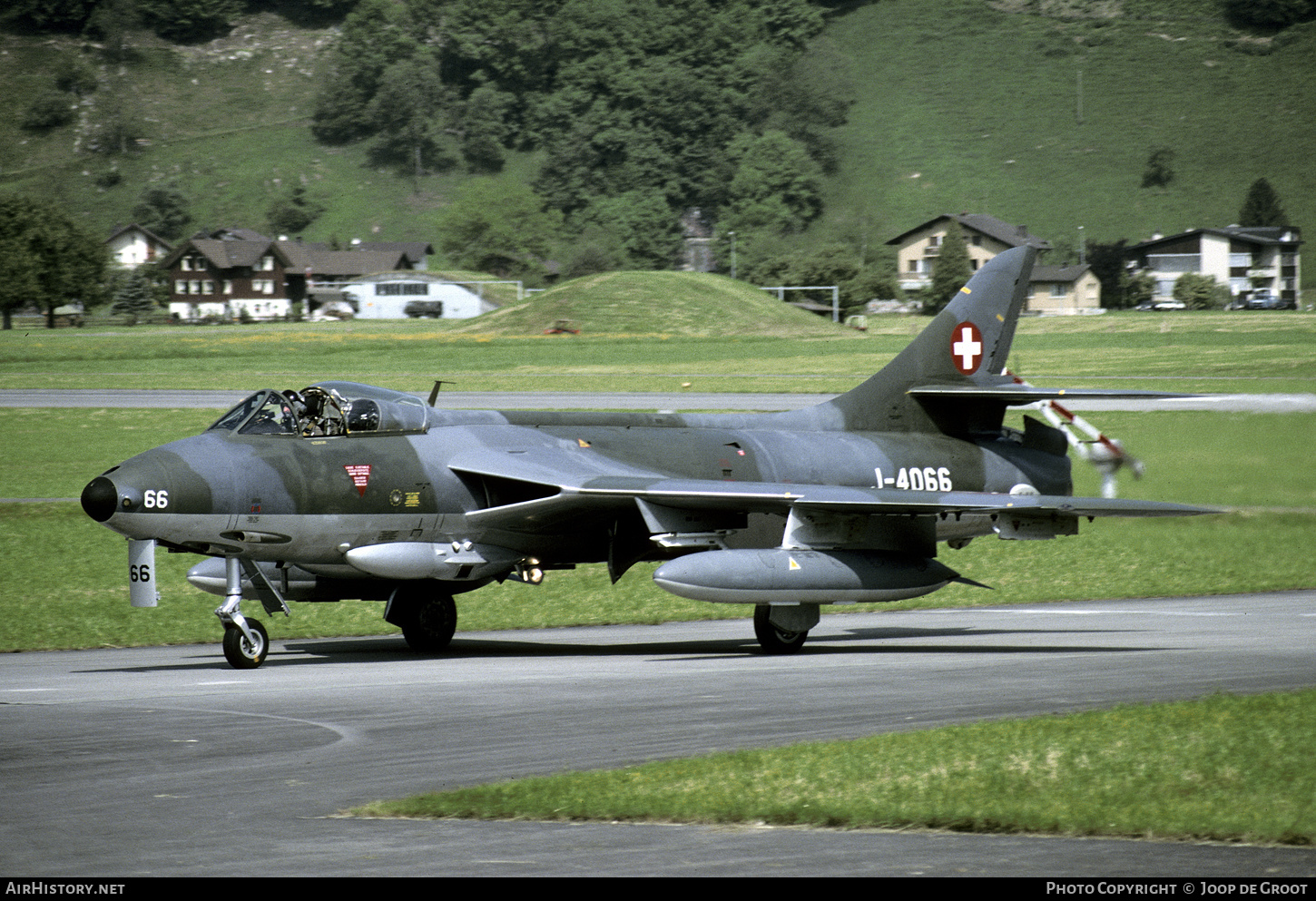 Aircraft Photo of J-4066 | Hawker Hunter F58 | Switzerland - Air Force | AirHistory.net #63262