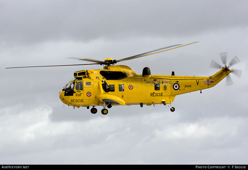 Aircraft Photo of ZH541 | Westland WS-61 Sea King HAR3A | UK - Air Force | AirHistory.net #63317