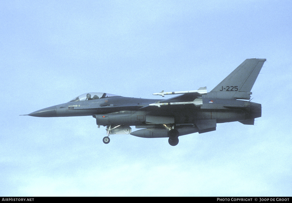 Aircraft Photo of J-225 | General Dynamics F-16A Fighting Falcon | Netherlands - Air Force | AirHistory.net #63485