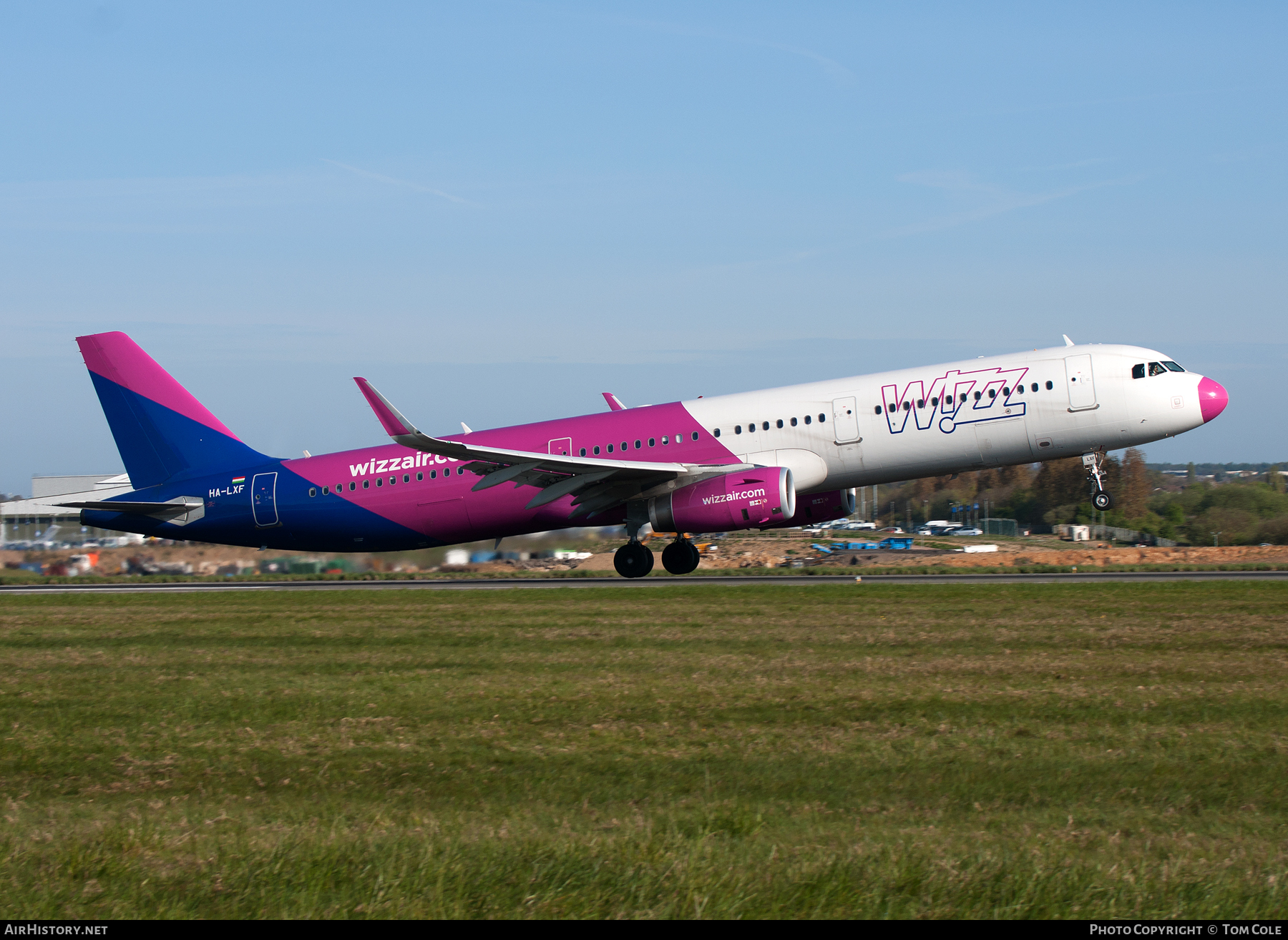 Aircraft Photo of HA-LXF | Airbus A321-231 | Wizz Air | AirHistory.net #63531