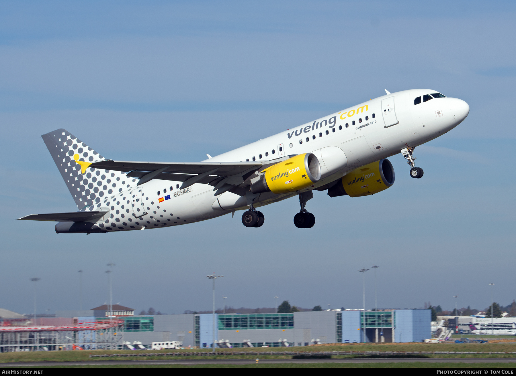 Aircraft Photo of EC-MIR | Airbus A319-111 | Vueling Airlines | AirHistory.net #63569