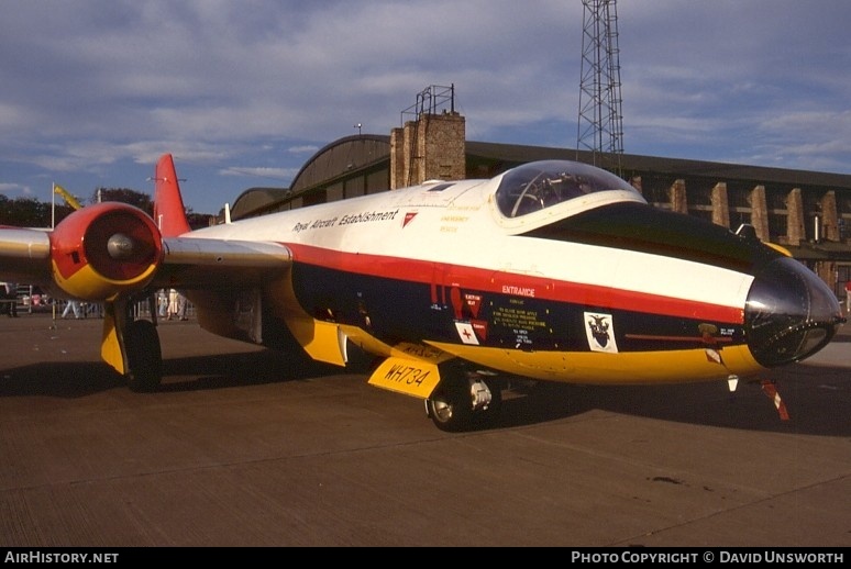 Aircraft Photo of WH734 | English Electric Canberra B(TT)2 | UK - Air Force | AirHistory.net #63595