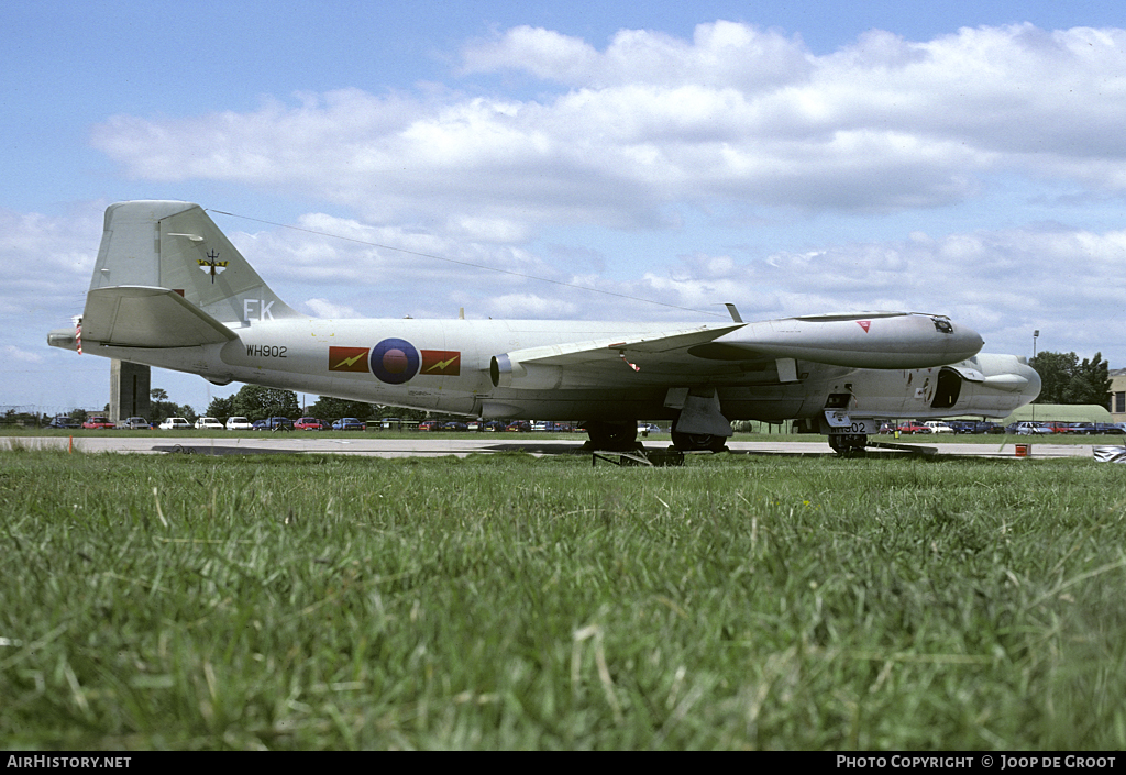 Aircraft Photo of WH902 | English Electric Canberra T17A | UK - Air Force | AirHistory.net #63714