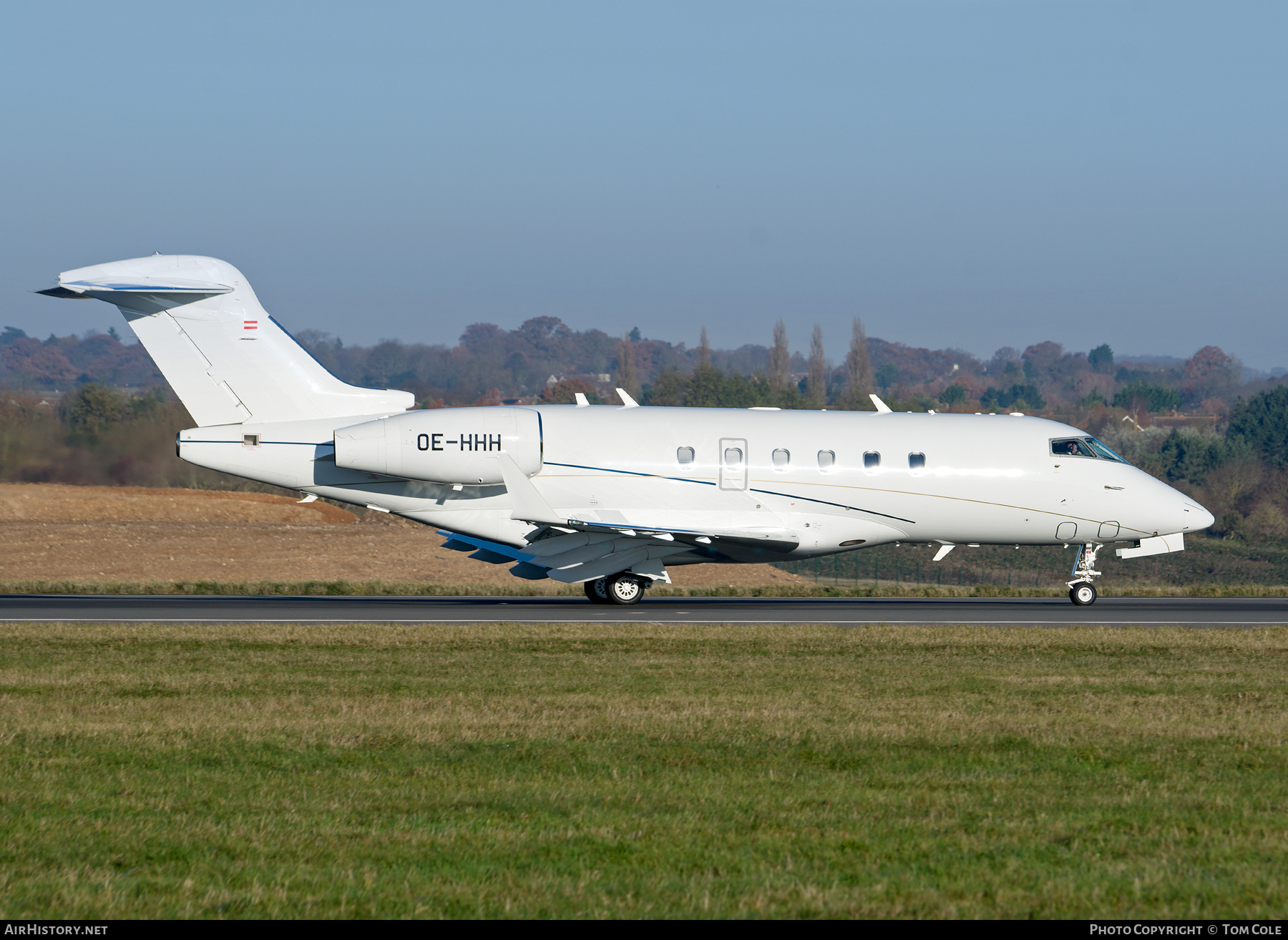Aircraft Photo of OE-HHH | Bombardier Challenger 300 (BD-100-1A10) | AirHistory.net #63887