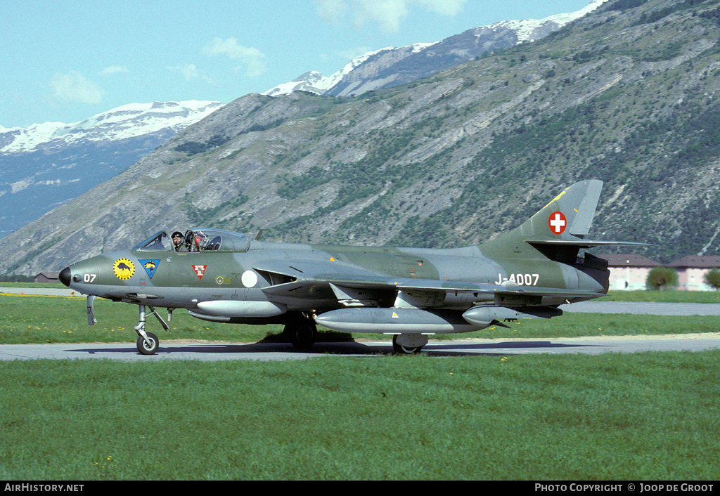 Aircraft Photo of J-4007 | Hawker Hunter F58 | Switzerland - Air Force | AirHistory.net #64026