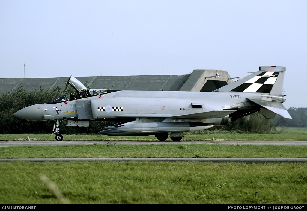 Aircraft Photo of XV571 | McDonnell Douglas F-4K Phantom FG1 | UK - Air Force | AirHistory.net #64116