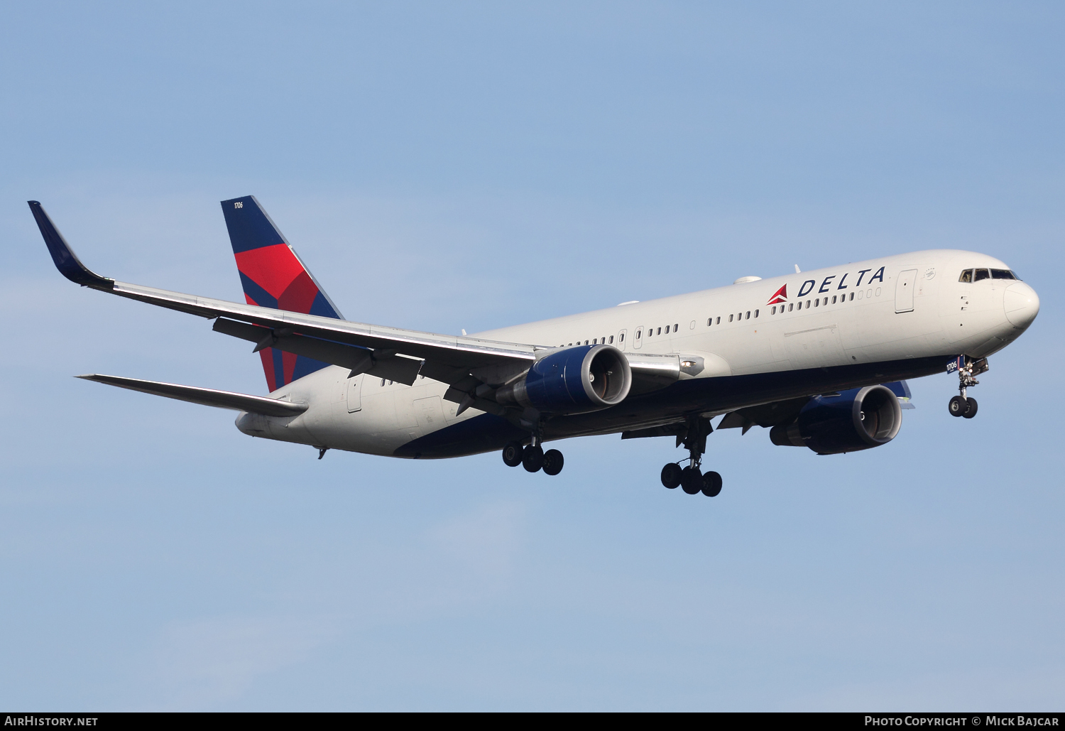 Aircraft Photo of N176DZ | Boeing 767-332/ER | Delta Air Lines | AirHistory.net #64152