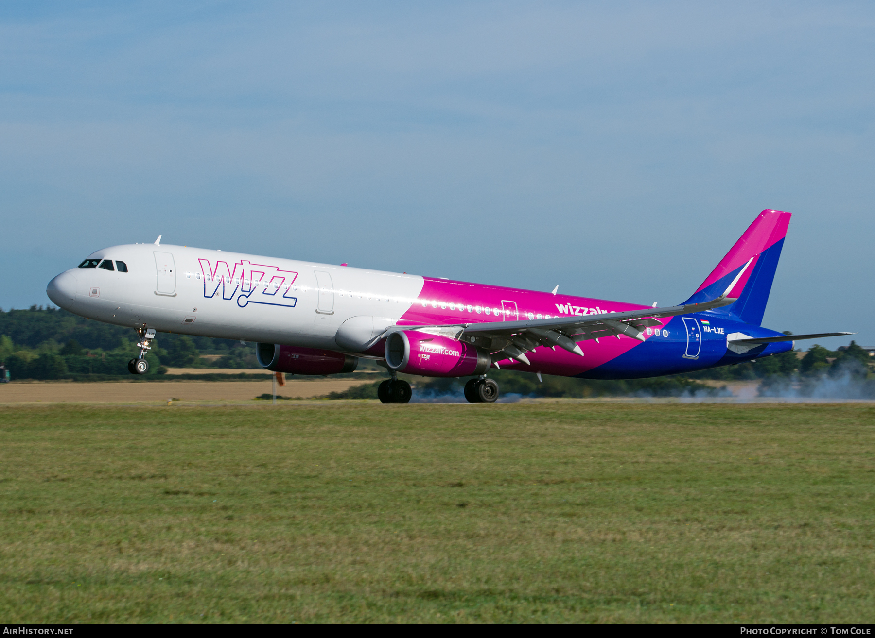 Aircraft Photo of HA-LXE | Airbus A321-231 | Wizz Air | AirHistory.net #64235