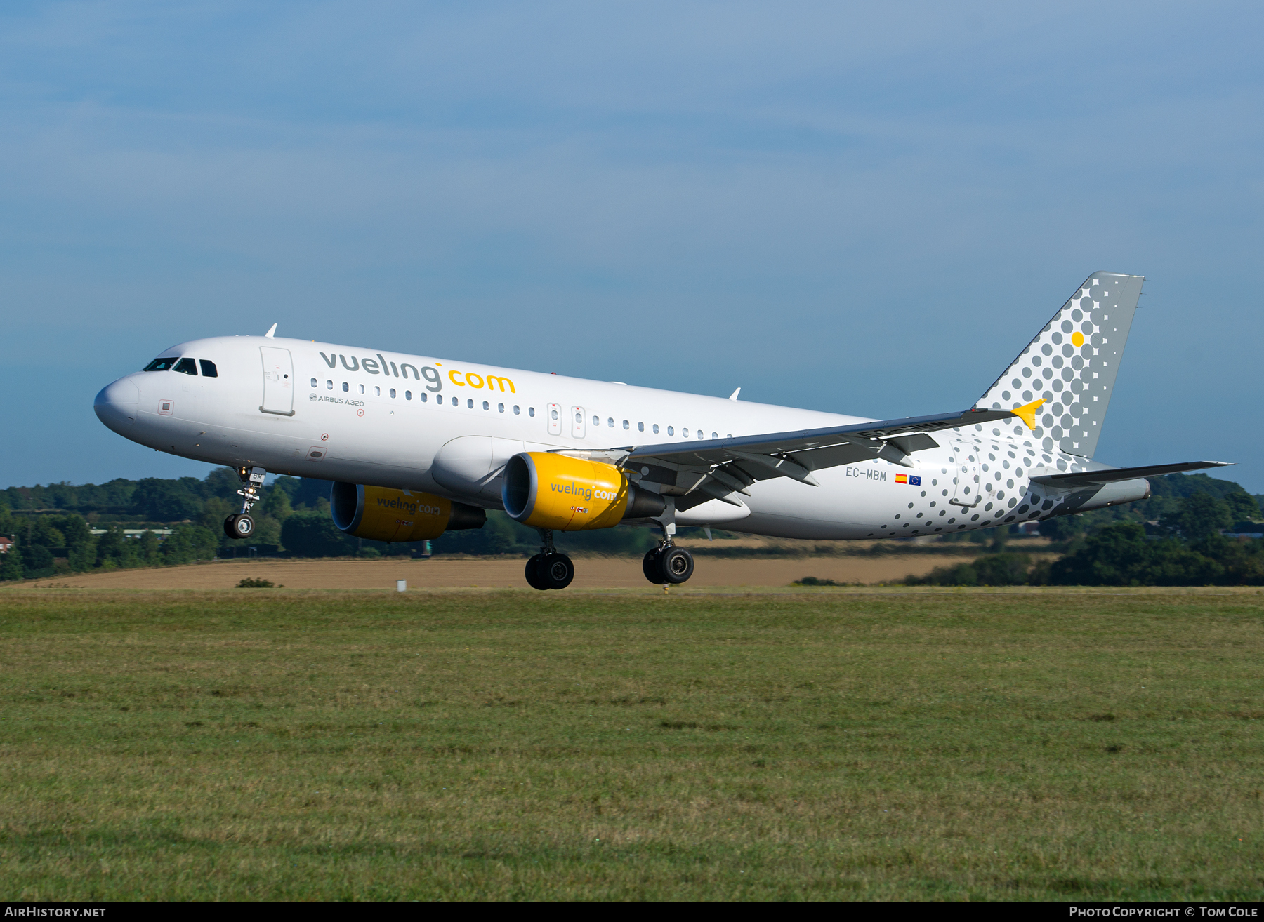 Aircraft Photo of EC-MBM | Airbus A320-214 | Vueling Airlines | AirHistory.net #64242