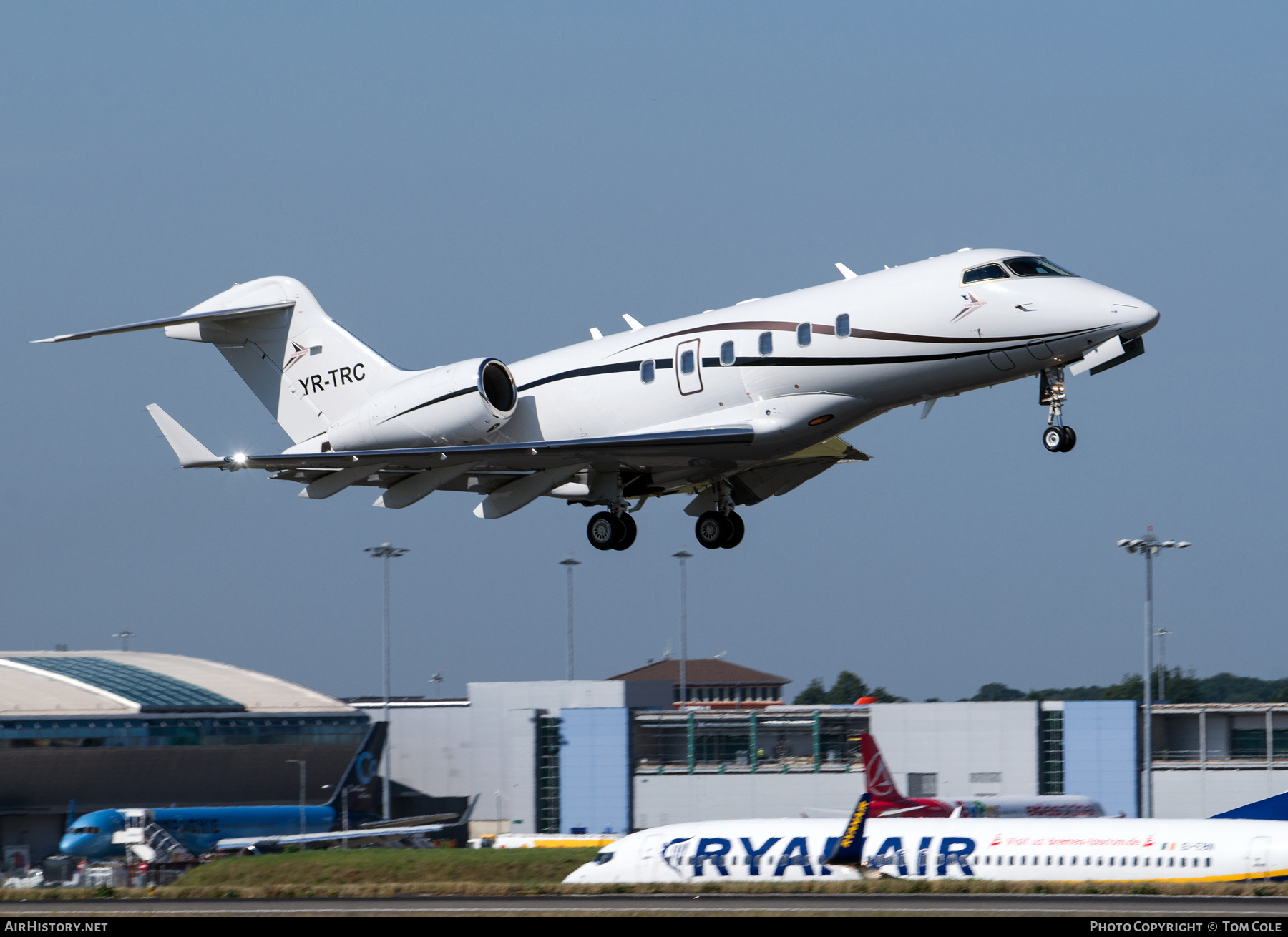 Aircraft Photo of YR-TRC | Bombardier Challenger 300 (BD-100-1A10) | Toyo Aviation | AirHistory.net #64309