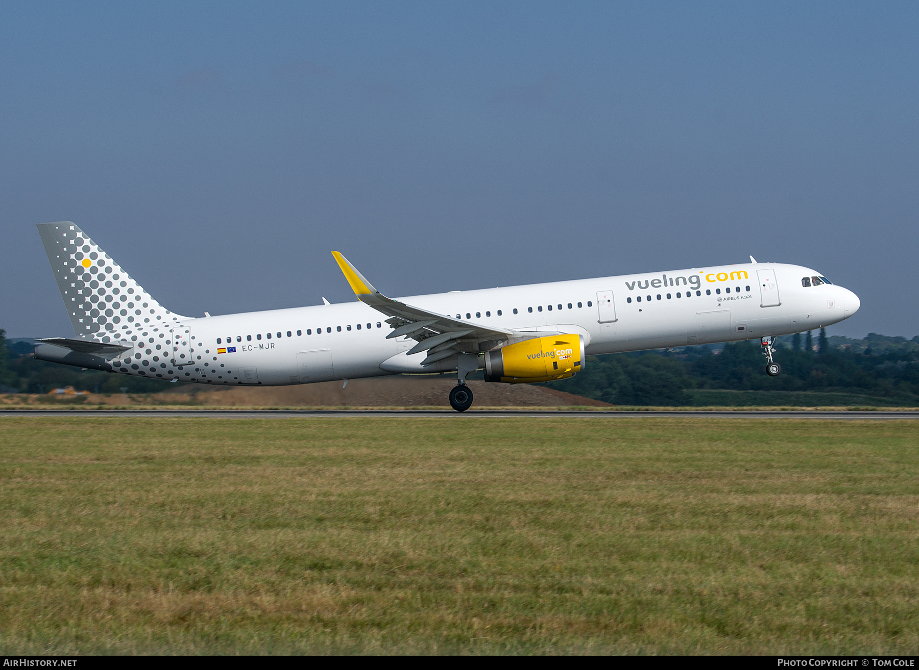 Aircraft Photo of EC-MJR | Airbus A321-231 | Vueling Airlines | AirHistory.net #64348
