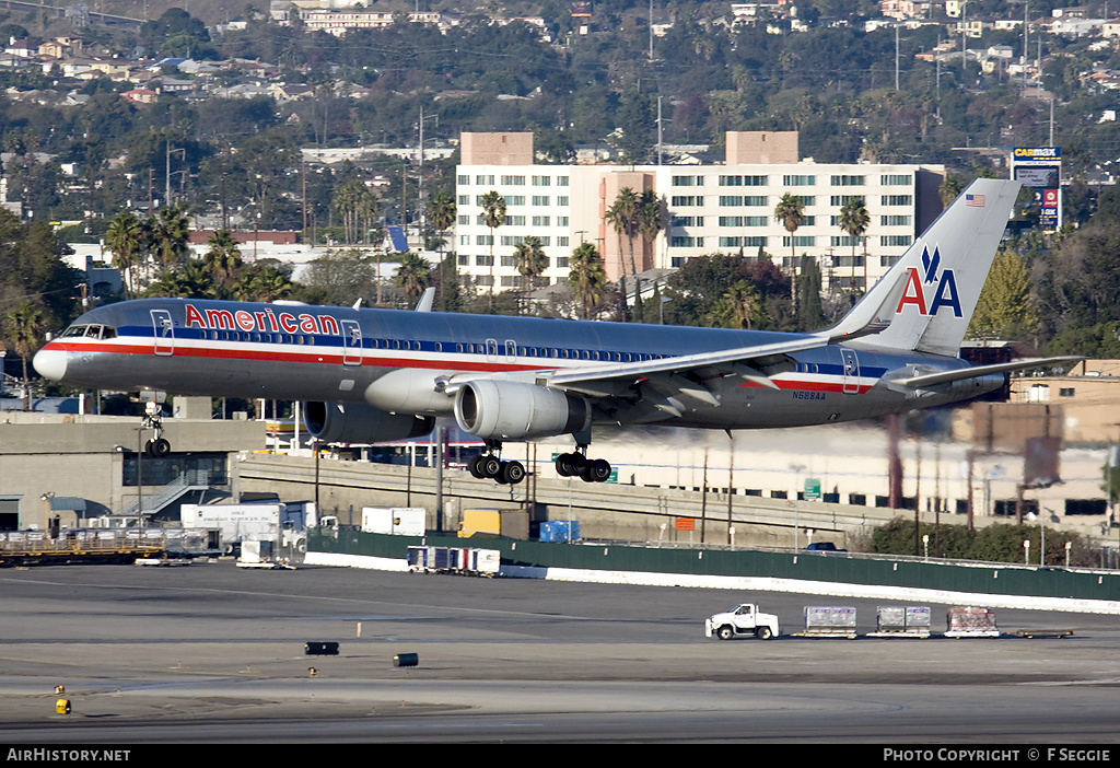 Aircraft Photo of N688AA | Boeing 757-223 | American Airlines | AirHistory.net #64390