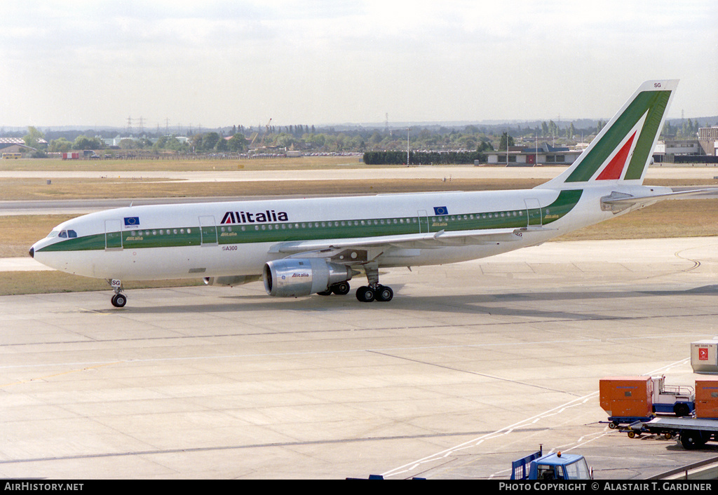 Aircraft Photo of I-BUSG | Airbus A300B4-203 | Alitalia | AirHistory.net #64543