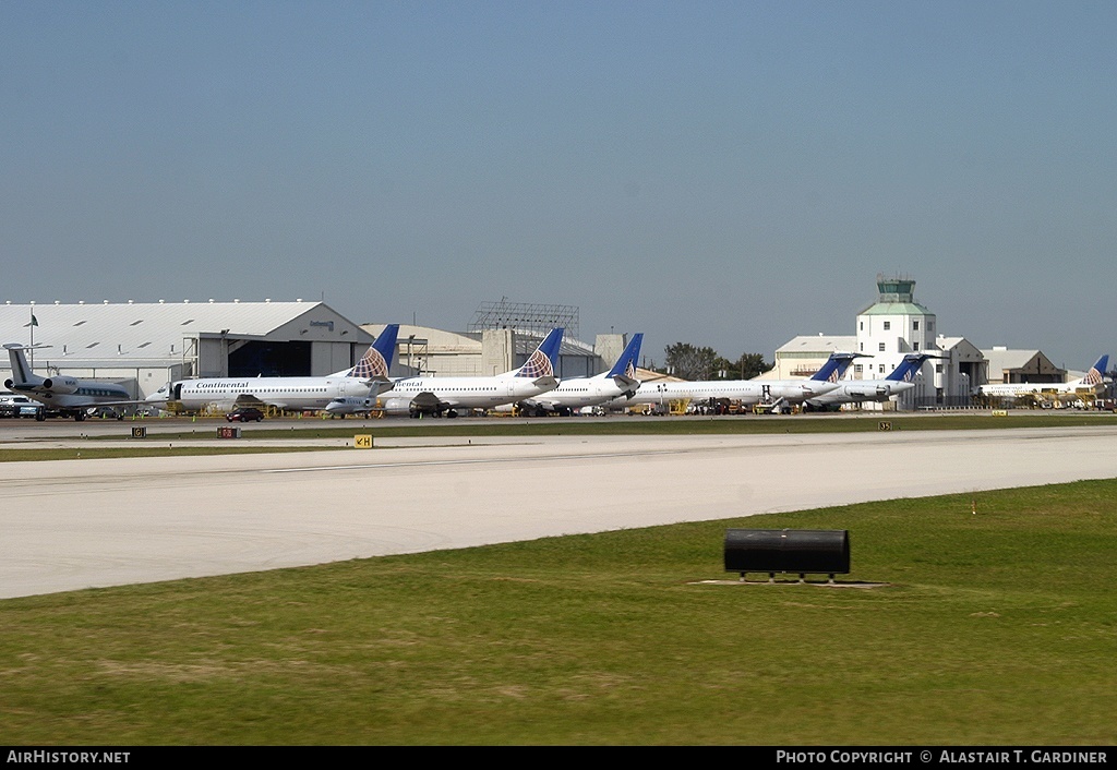 Airport photo of Houston - William P Hobby (KHOU / HOU) in Texas, United States | AirHistory.net #64649