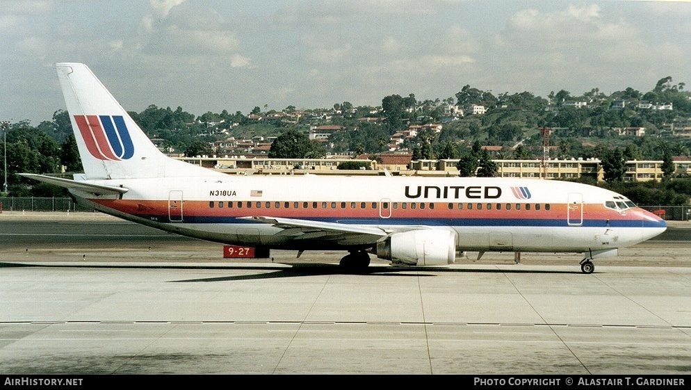 Aircraft Photo of N318UA | Boeing 737-322 | United Airlines | AirHistory.net #64812