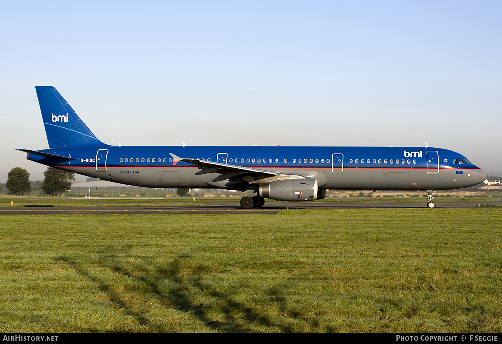 Aircraft Photo of G-MIDC | Airbus A321-231 | BMI - British Midland International | AirHistory.net #64905