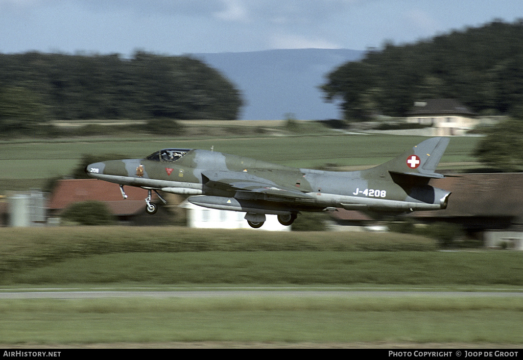 Aircraft Photo of J-4208 | Hawker Hunter T68 | Switzerland - Air Force | AirHistory.net #65406