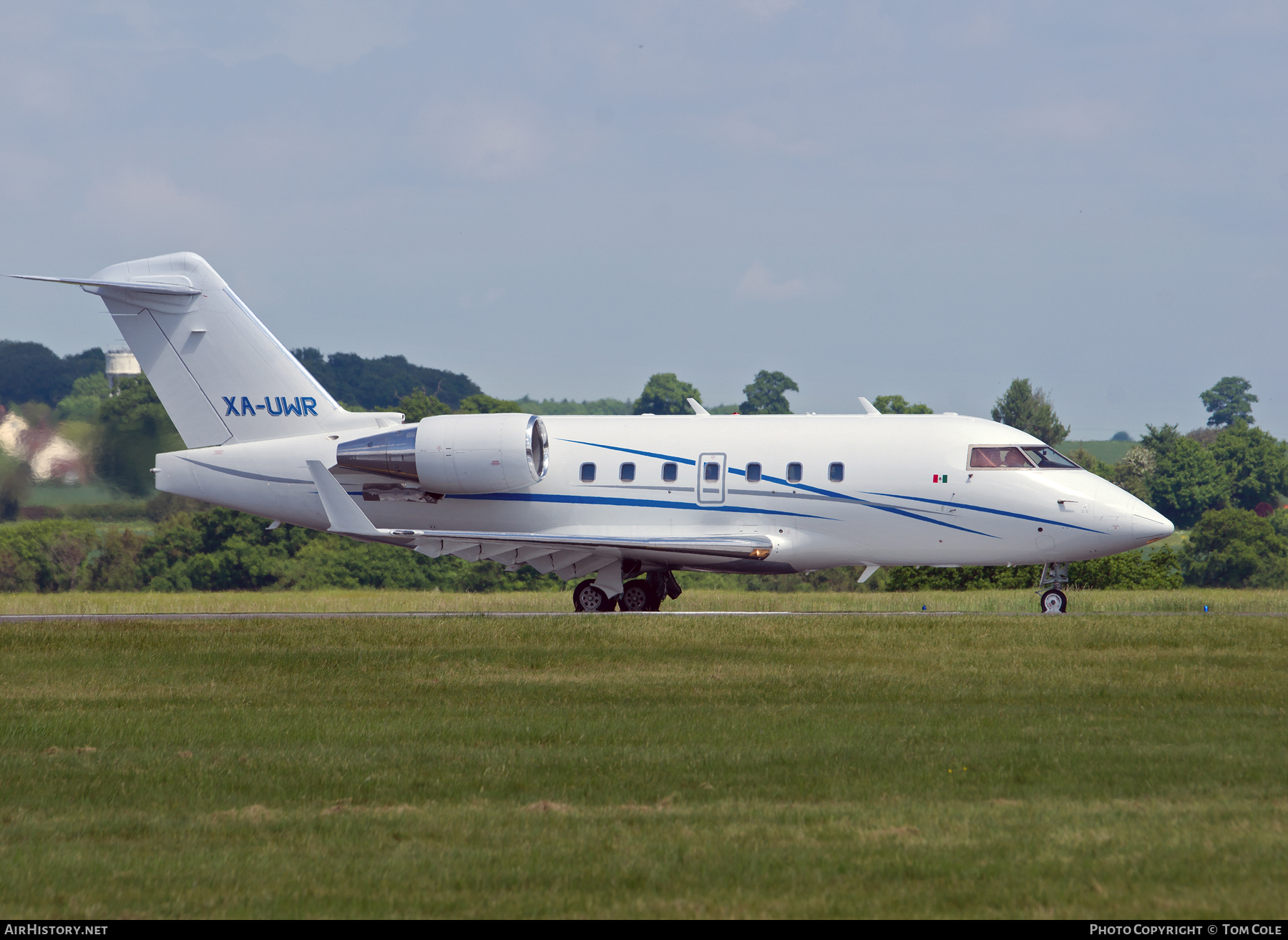 Aircraft Photo of XA-UWR | Bombardier Challenger 604 (CL-600-2B16) | AirHistory.net #65431