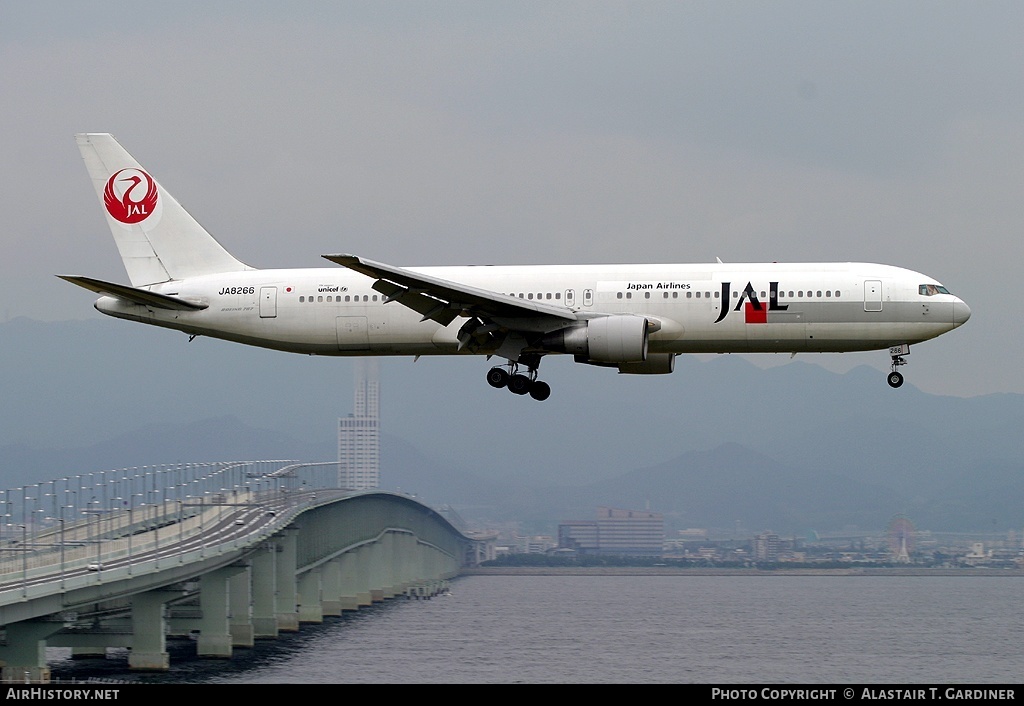 Aircraft Photo of JA8266 | Boeing 767-346 | Japan Airlines - JAL | AirHistory.net #65605