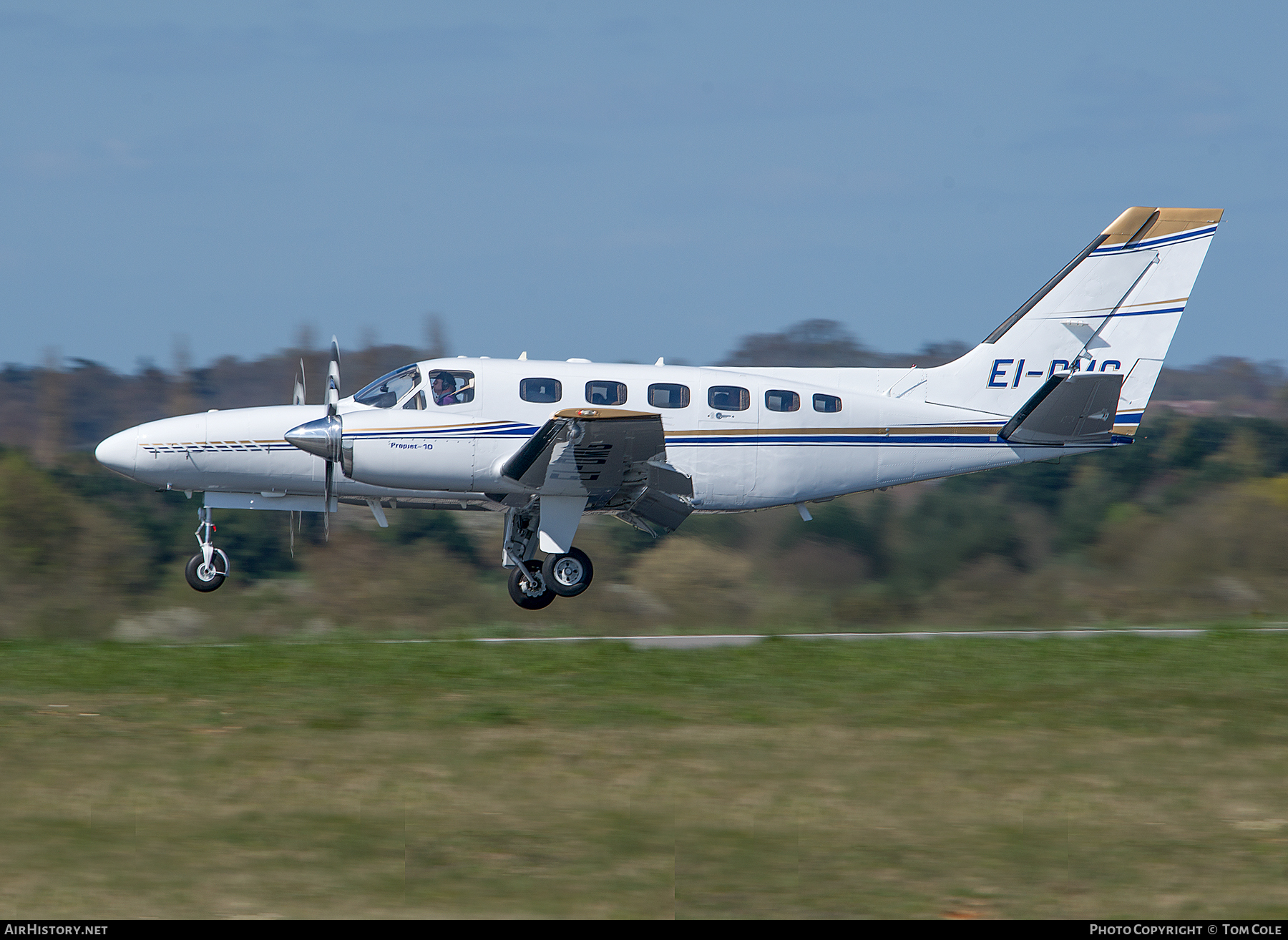 Aircraft Photo of EI-DMG | Cessna 441 Conquest | AirHistory.net #65628
