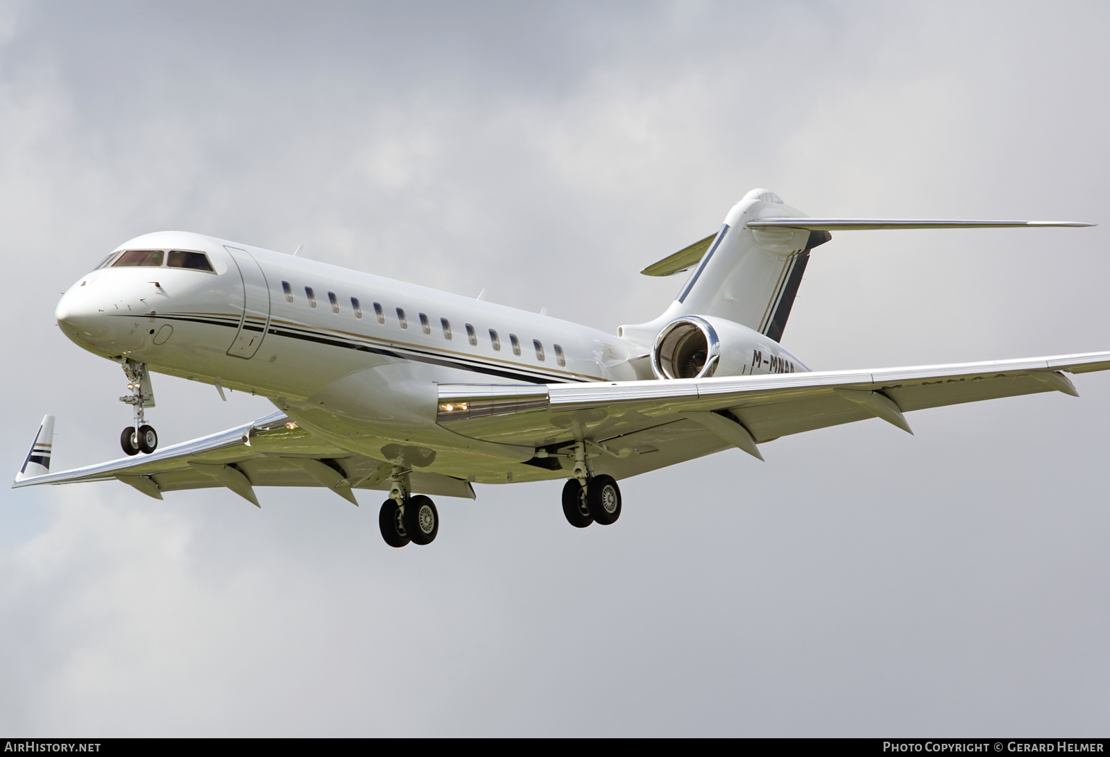 Aircraft Photo of M-MNAA | Bombardier Global 6000 (BD-700-1A10) | AirHistory.net #65767