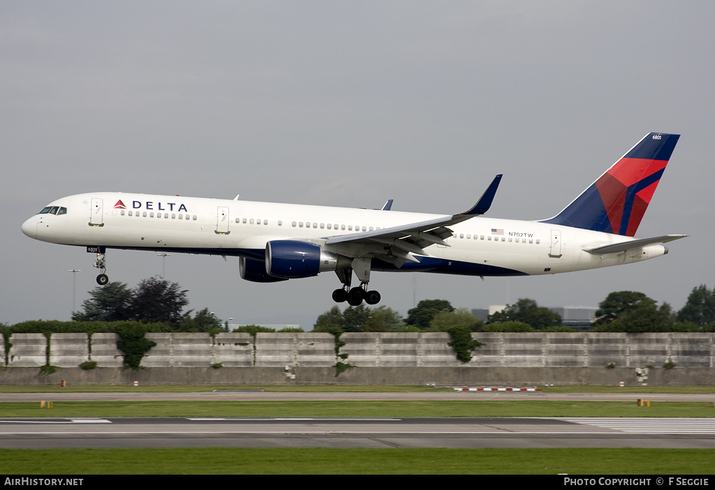 Aircraft Photo of N702TW | Boeing 757-2Q8 | Delta Air Lines | AirHistory.net #65924
