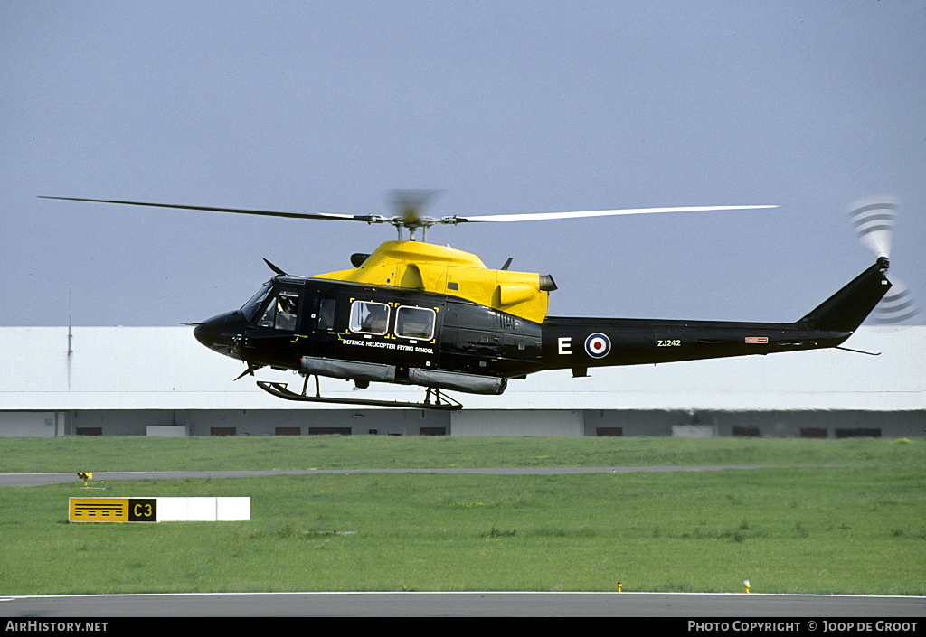 Aircraft Photo of ZJ242 | Bell 412EP Griffin HT1 | UK - Air Force | AirHistory.net #65941