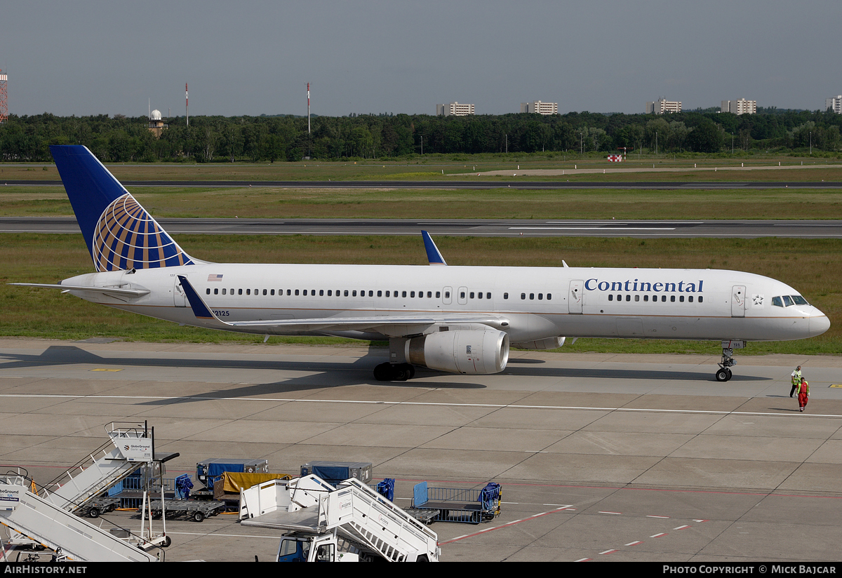 Aircraft Photo of N12125 | Boeing 757-224 | Continental Airlines | AirHistory.net #66290
