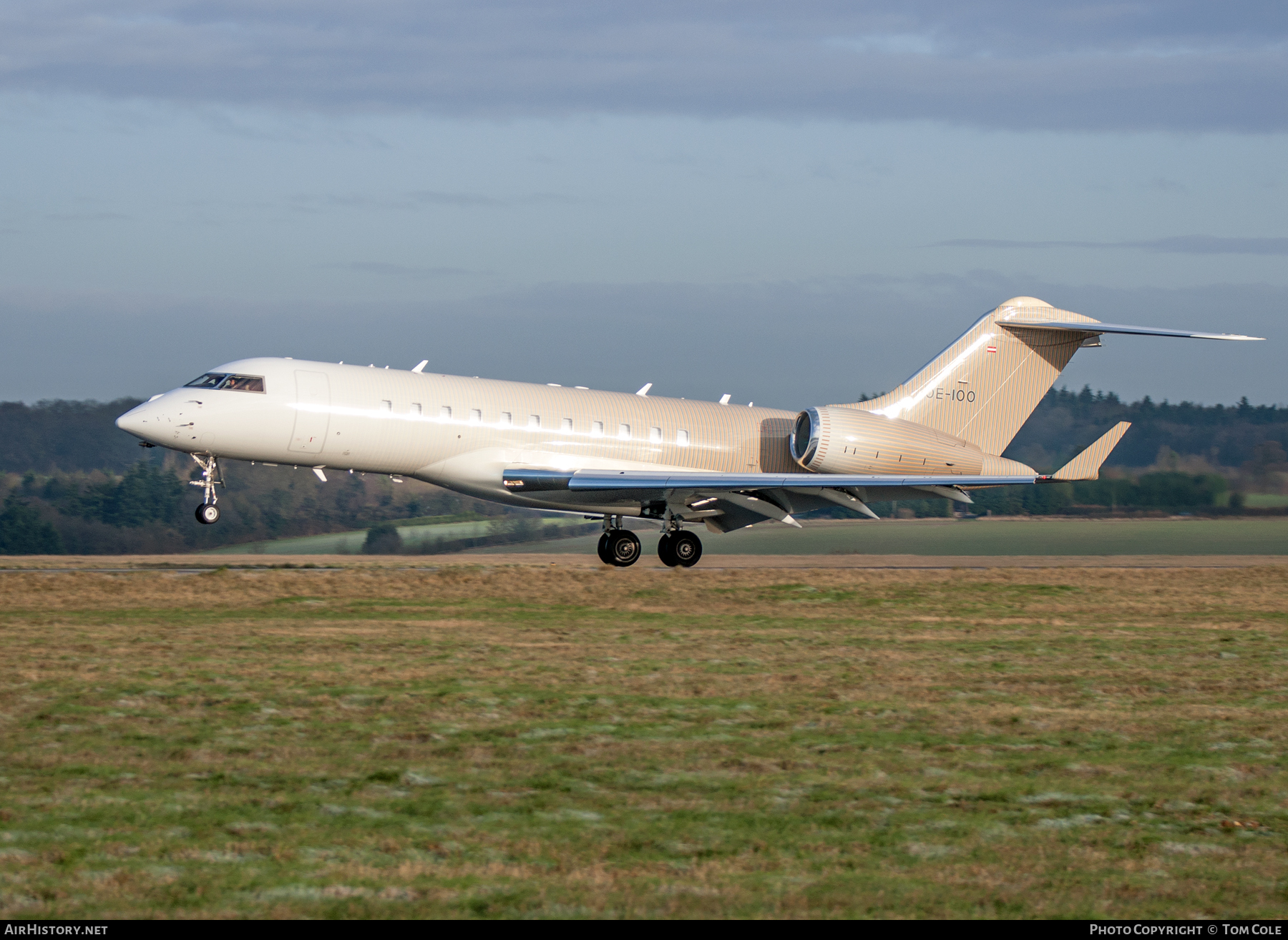 Aircraft Photo of OE-IOO | Bombardier Global 5000 (BD-700-1A11) | AirHistory.net #66337