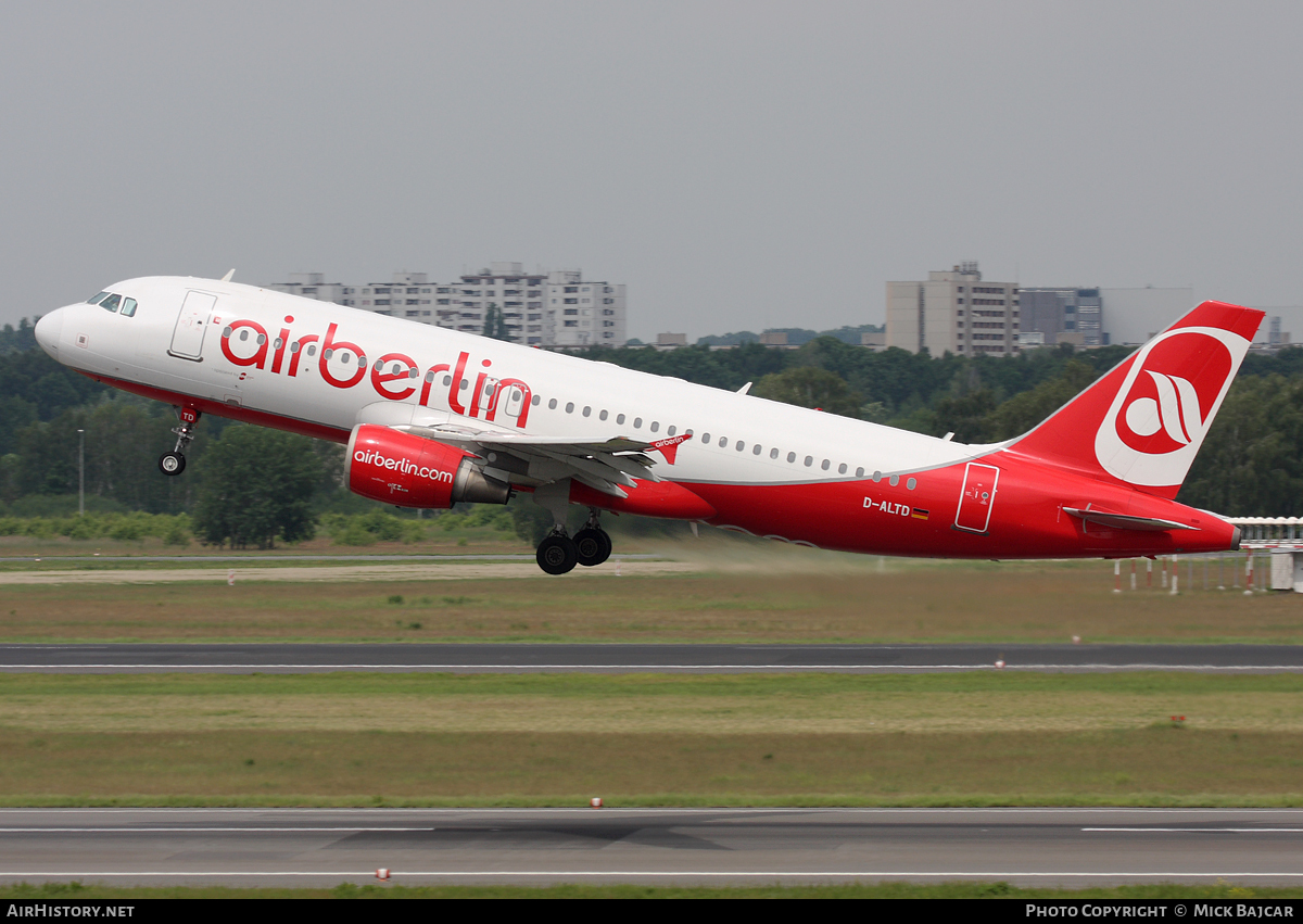 Aircraft Photo of D-ALTD | Airbus A320-214 | Air Berlin | AirHistory.net #66392