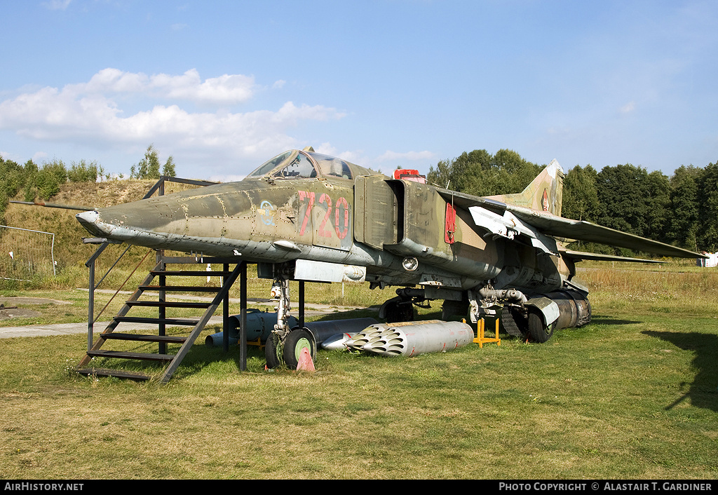 Aircraft Photo of 720 | Mikoyan-Gurevich MiG-23BN | East Germany - Air Force | AirHistory.net #66422