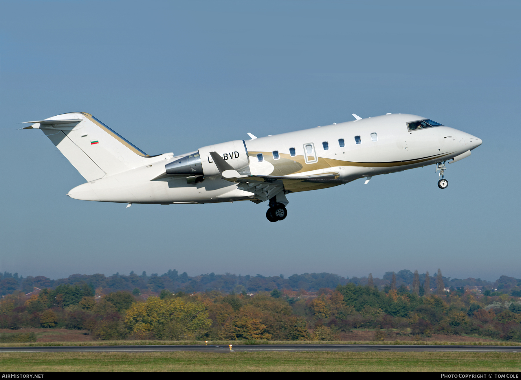 Aircraft Photo of LZ-BVD | Bombardier Challenger 605 (CL-600-2B16) | AirHistory.net #66566