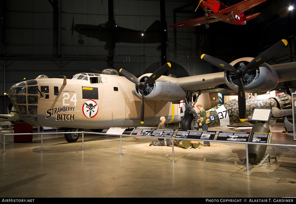 Aircraft Photo of 42-72843 | Consolidated B-24D Liberator | USA - Air Force | AirHistory.net #66645