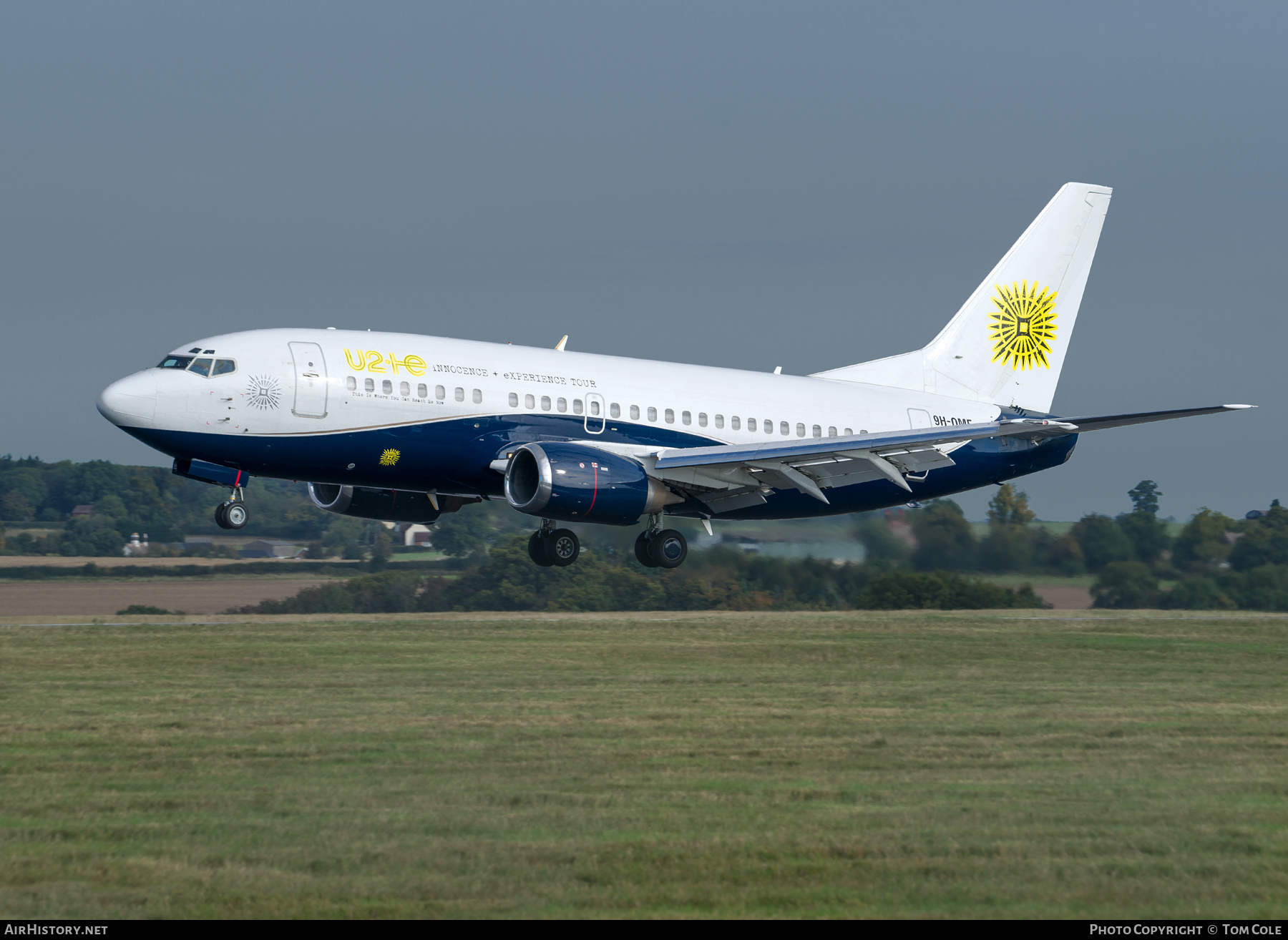 Aircraft Photo of 9H-OME | Boeing 737-505 | U2 Innocence Experience Tour | AirHistory.net #66668