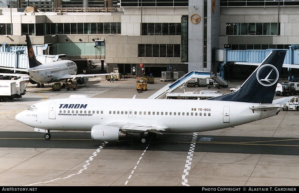 Aircraft Photo of YR-BGU | Boeing 737-33A | TAROM - Transporturile Aeriene Române | AirHistory.net #66747