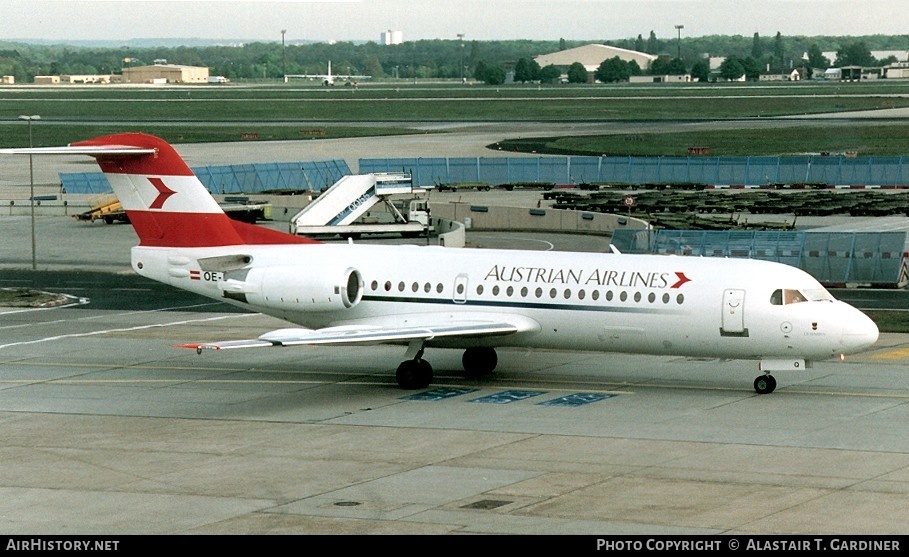 Aircraft Photo of OE-LFQ | Fokker 70 (F28-0070) | Austrian Airlines | AirHistory.net #66782