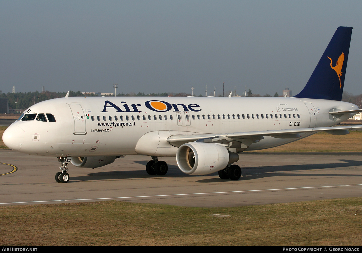 Aircraft Photo of EI-DSD | Airbus A320-216 | Air One | AirHistory.net #66911