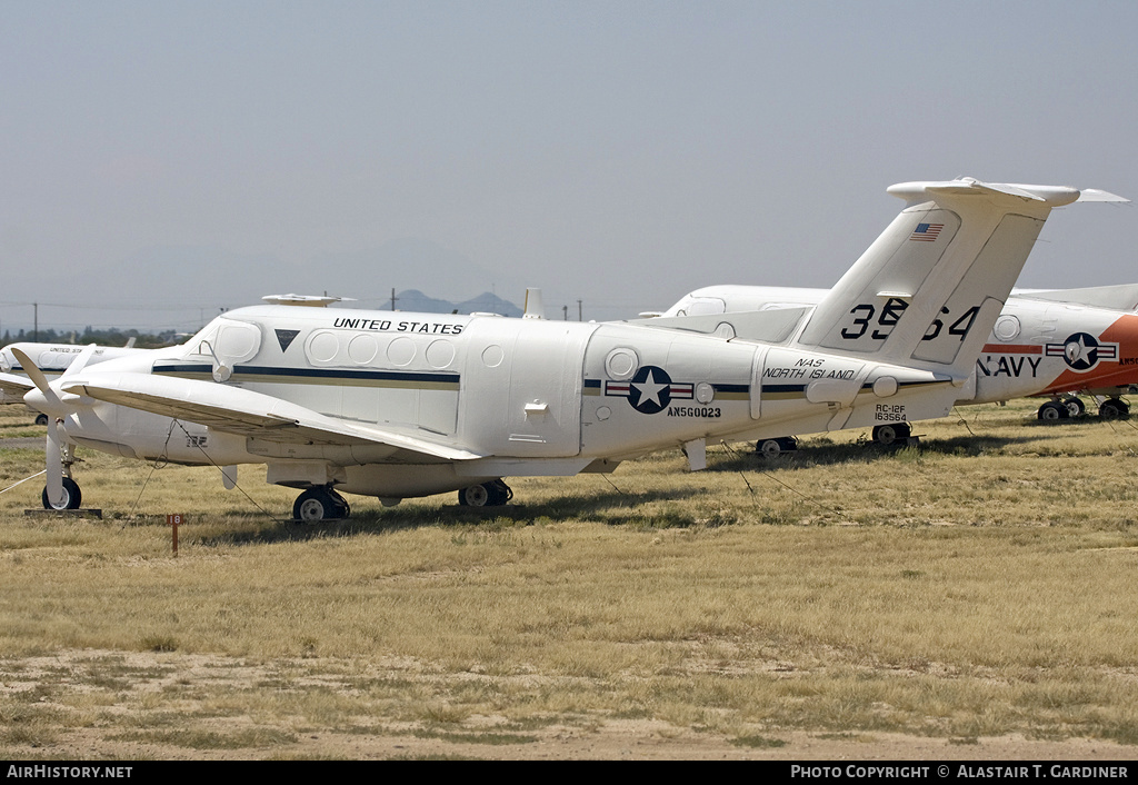 Aircraft Photo of 163564 / 3564 | Beech RC-12F Super King Air (B200C) | USA - Navy | AirHistory.net #66940