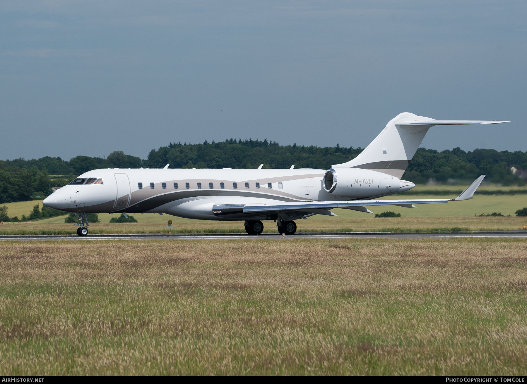 Aircraft Photo of M-YULI | Bombardier Global 6000 (BD-700-1A10) | AirHistory.net #67202