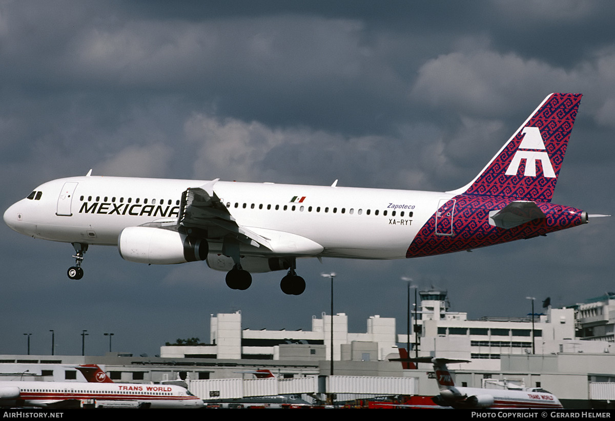 Aircraft Photo of XA-RYT | Airbus A320-231 | Mexicana | AirHistory.net #67284