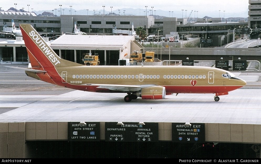 Aircraft Photo of N312SW | Boeing 737-3H4 | Southwest Airlines | AirHistory.net #67394