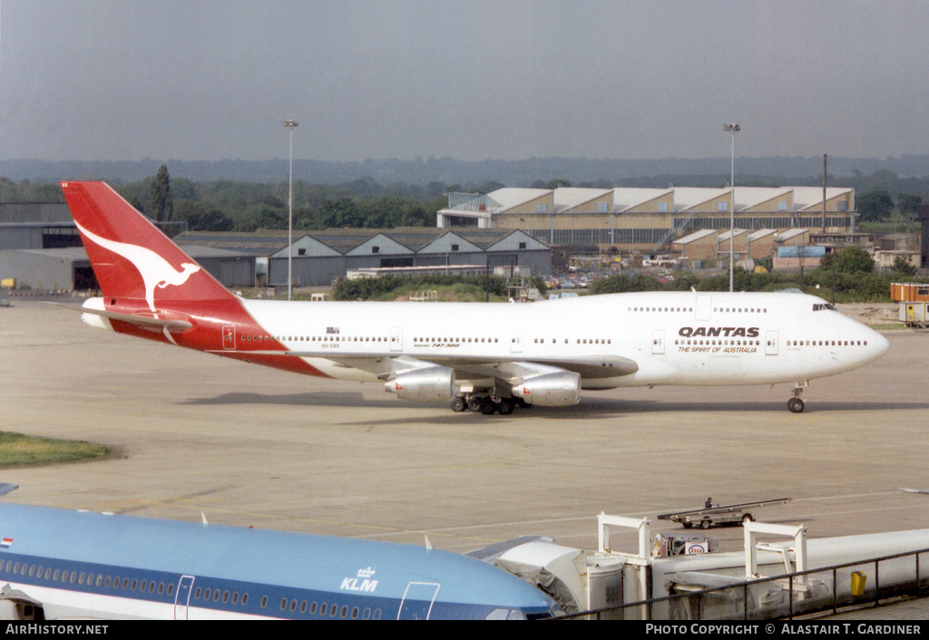 Aircraft Photo of VH-EBX | Boeing 747-338 | Qantas | AirHistory.net #67612