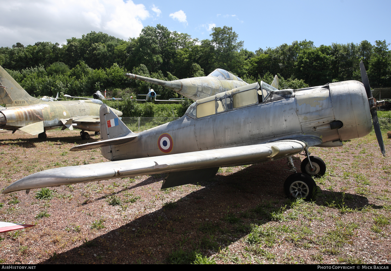 Aircraft Photo of 1527 | North American AT-6C Harvard IIA | France - Air Force | AirHistory.net #67668