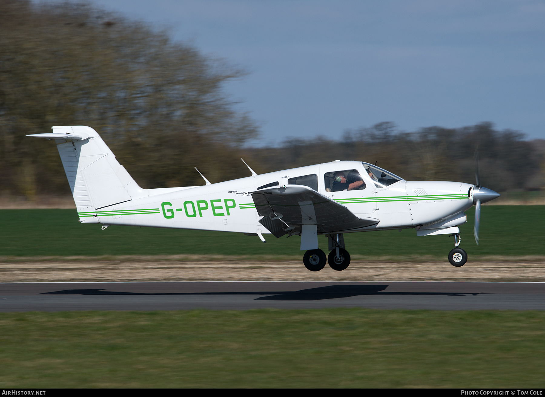Aircraft Photo of G-OPEP | Piper PA-28RT-201 Arrow IV | AirHistory.net #67682