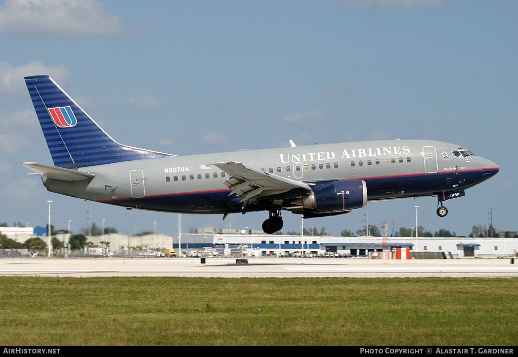 Aircraft Photo of N907UA | Boeing 737-522 | United Airlines | AirHistory.net #67691