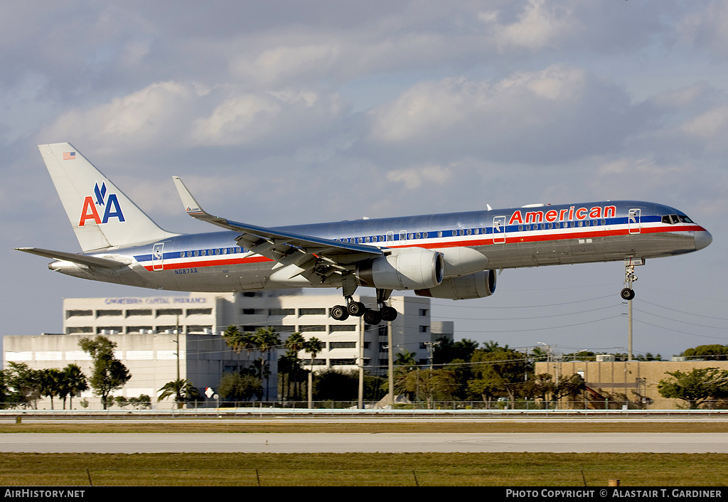 Aircraft Photo of N687AA | Boeing 757-223 | American Airlines | AirHistory.net #67792