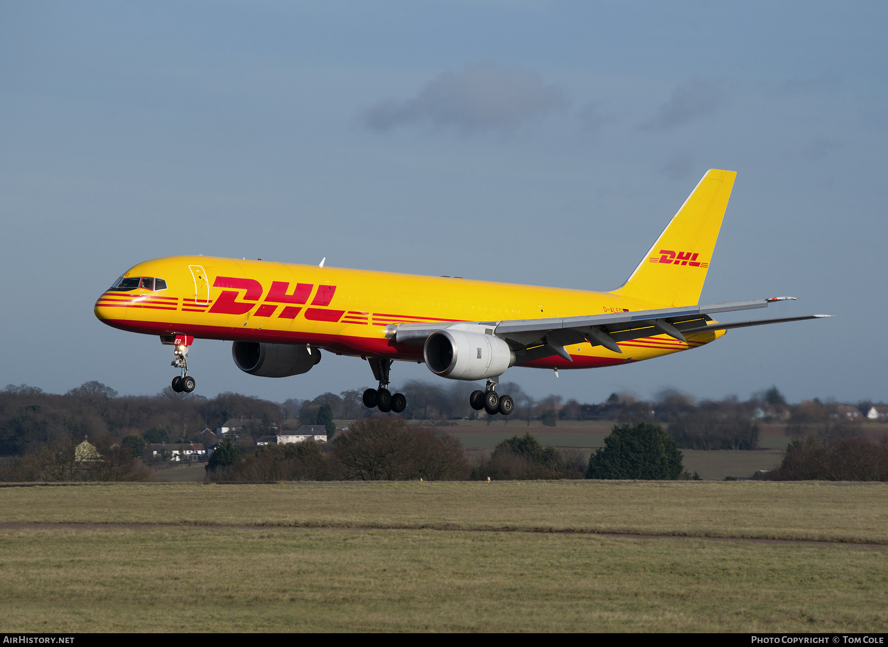 Aircraft Photo of D-ALEG | Boeing 757-236/SF | DHL International | AirHistory.net #67804