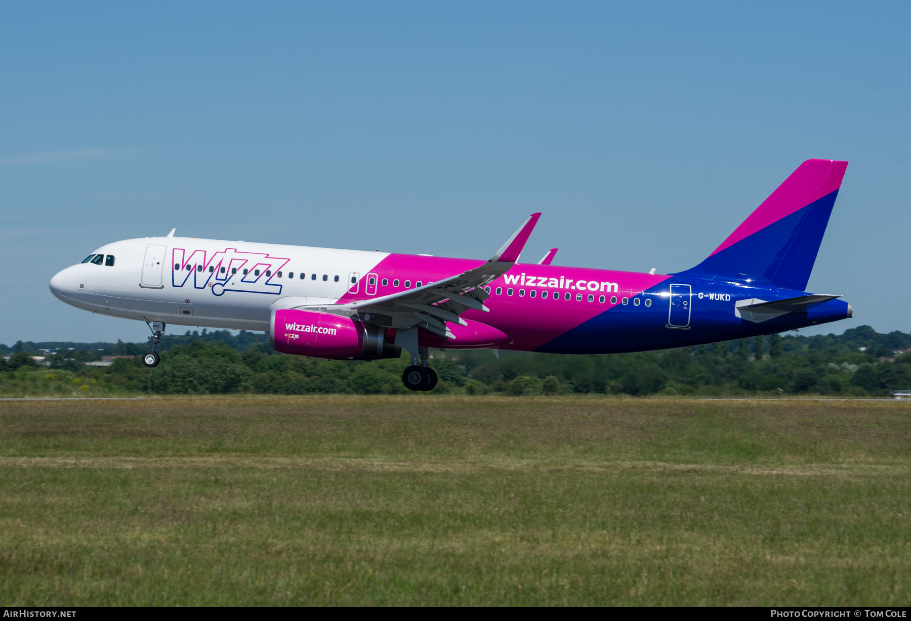 Aircraft Photo of G-WUKD | Airbus A320-232 | Wizz Air | AirHistory.net #68167
