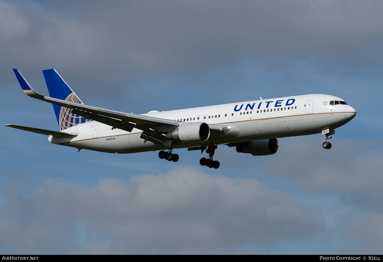 Aircraft Photo of N667UA | Boeing 767-322/ER | United Airlines | AirHistory.net #68274