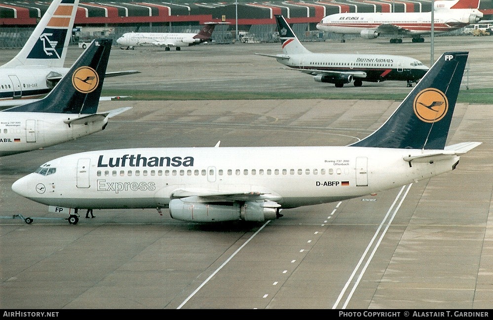 Aircraft Photo of D-ABFP | Boeing 737-230/Adv | Lufthansa Express | AirHistory.net #68483